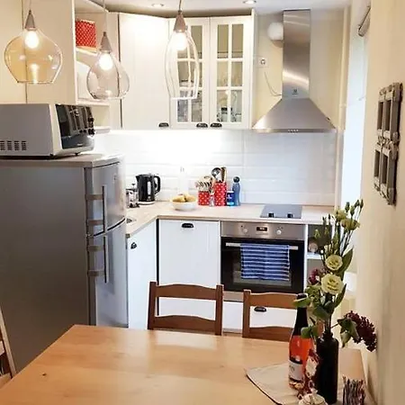 Beautiful Close To Airport And Center Daire *