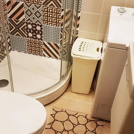 Daire Beautiful Close To Airport And Center